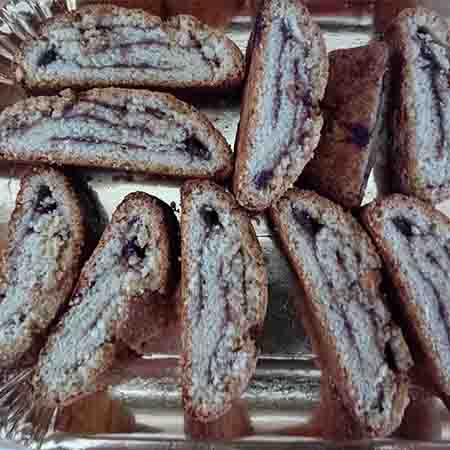 Biscotti arrotolati alla marmellata