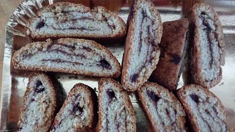 Biscotti arrotolati alla marmellata