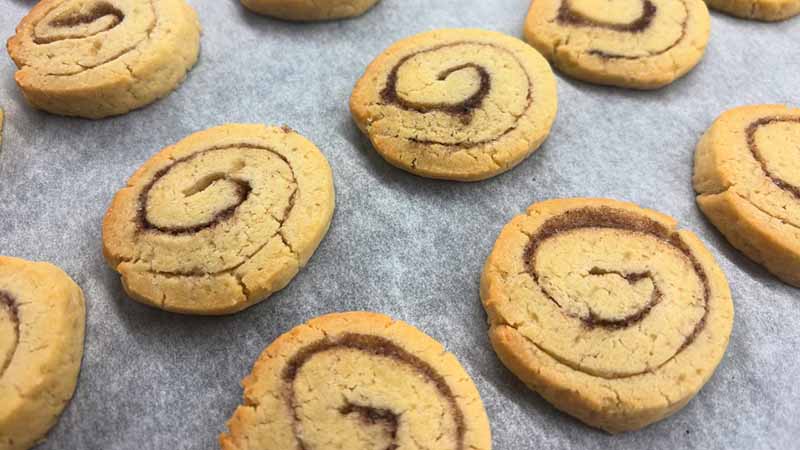 Cinnamon roll cookies