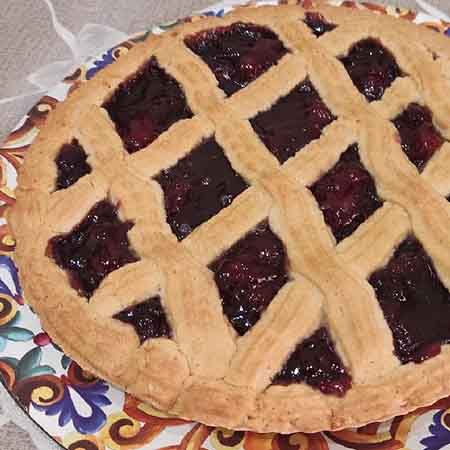 Crostata di frolla montata alla marmellata