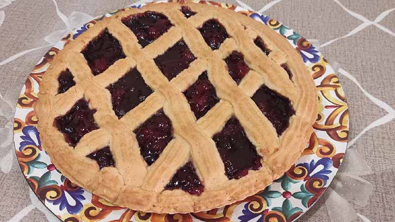 Crostata di frolla montata alla marmellata