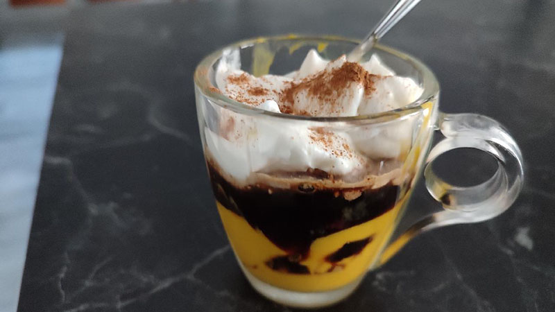 Gelato alla zucca, caffè e panna montata