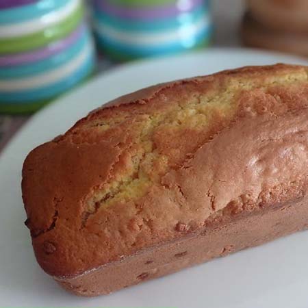 Plumcake yogurt e gocce di cioccolato bianco