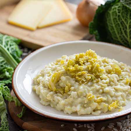 Risotto con verza e taleggio